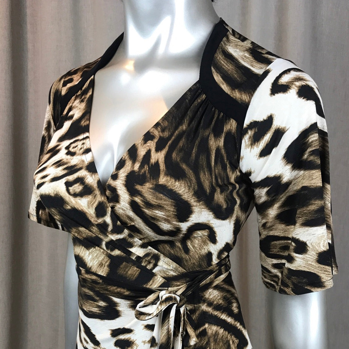 Curves For Days Wrap Dress | Leopardo