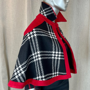 TIMELINE WOOL CAPE | Black Check.Red